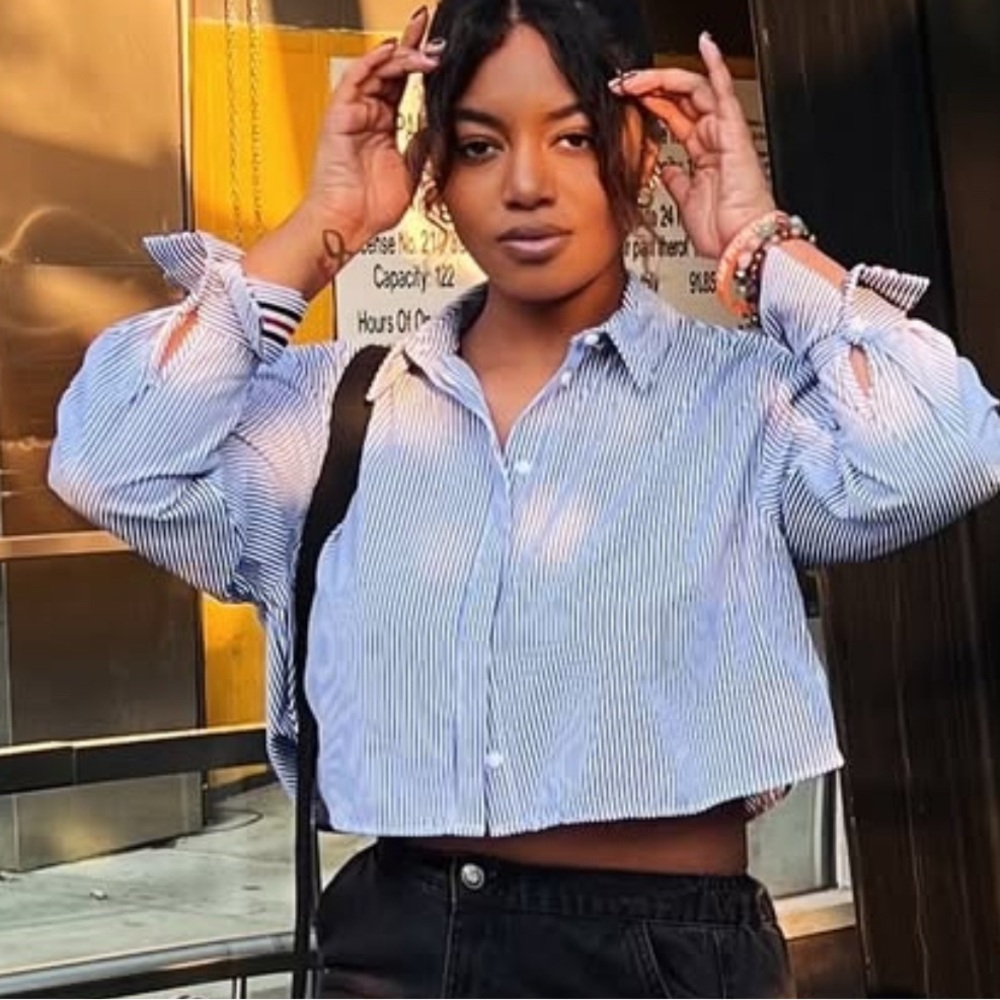 Striped Cropped Button-Up Shirt - Blue